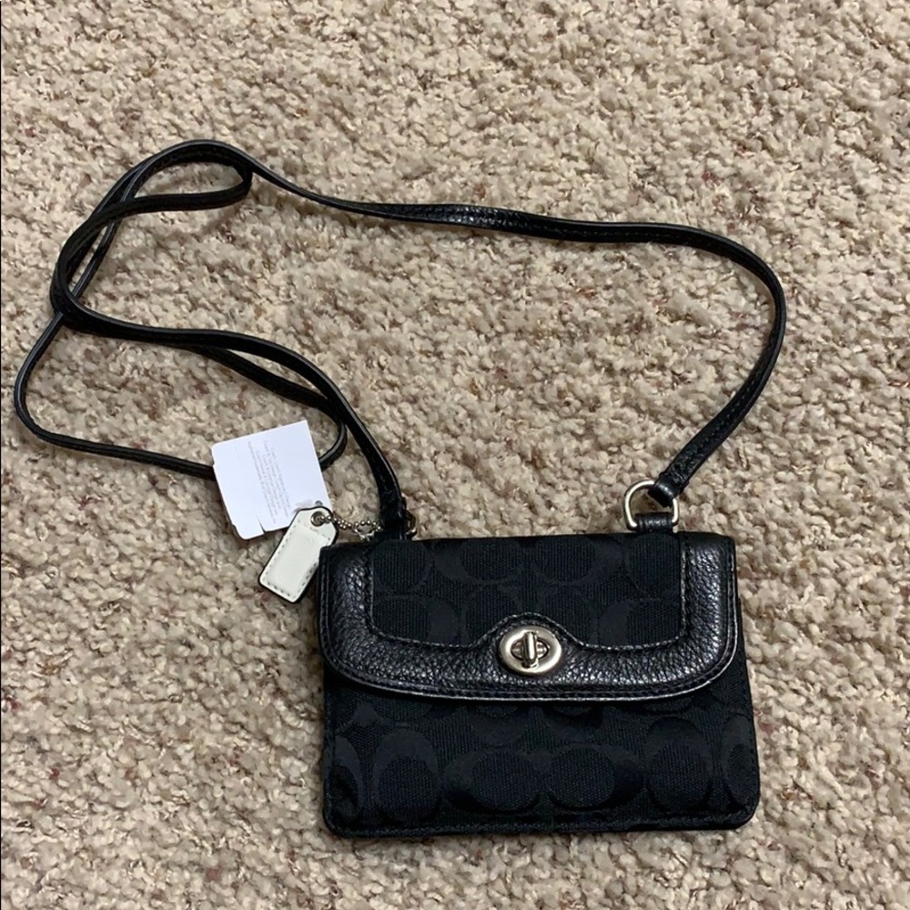 NWT Coach Wallet on a chain in Signature Print